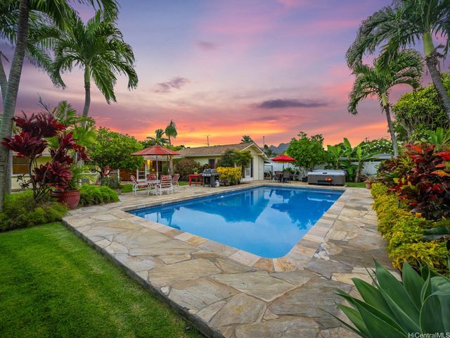 294 Awakea Road, Kailua, HI 96734