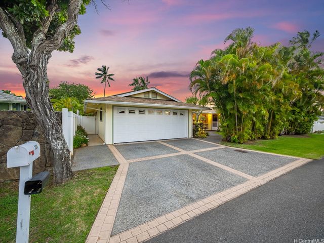 294 Awakea Road, Kailua, HI 96734