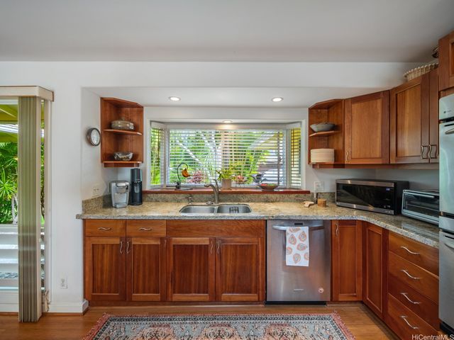 294 Awakea Road, Kailua, HI 96734