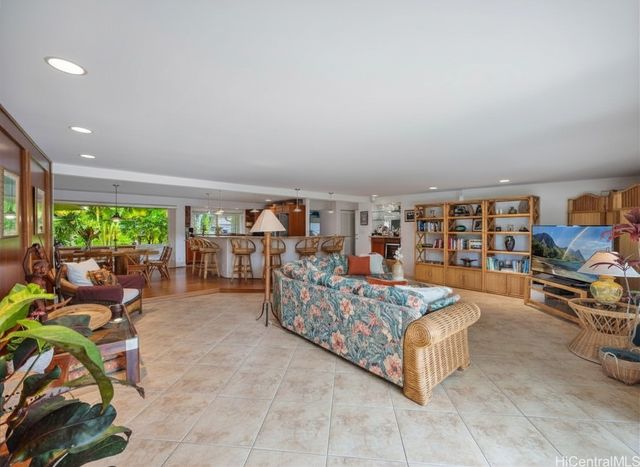 294 Awakea Road, Kailua, HI 96734