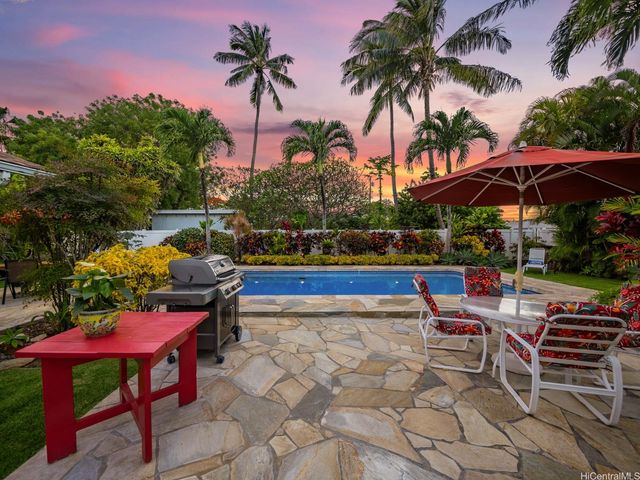 294 Awakea Road, Kailua, HI 96734