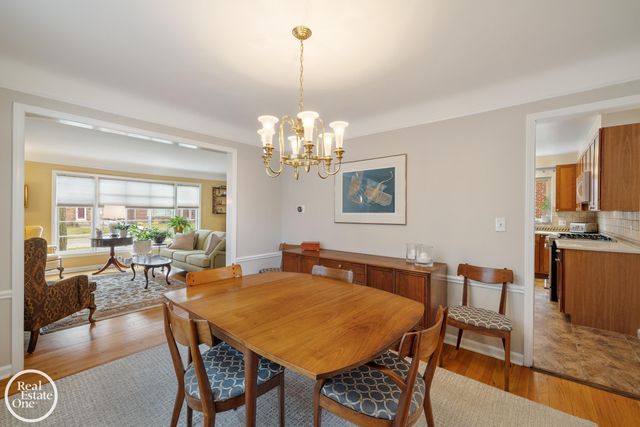 1623 Severn Road, Grosse Pointe Woods, MI 48236