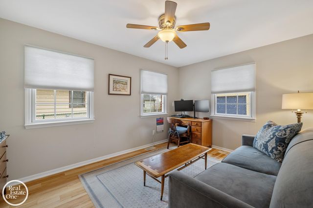 1623 Severn Road, Grosse Pointe Woods, MI 48236