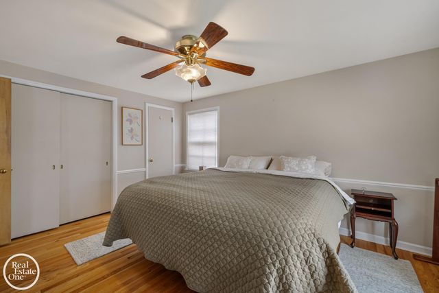 1623 Severn Road, Grosse Pointe Woods, MI 48236