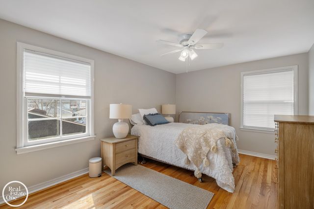 1623 Severn Road, Grosse Pointe Woods, MI 48236