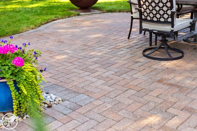 1623 Severn Road, Grosse Pointe Woods, MI 48236