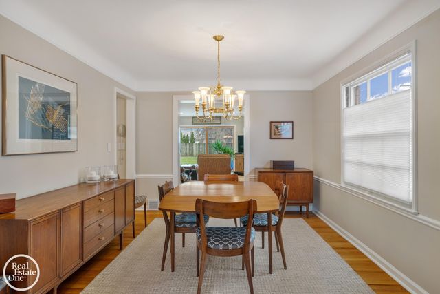 1623 Severn Road, Grosse Pointe Woods, MI 48236