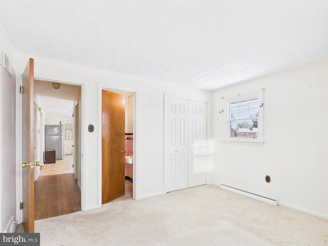 2370 LOUCKS RD, York, PA 17408