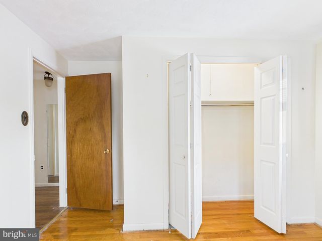 2370 LOUCKS RD, York, PA 17408