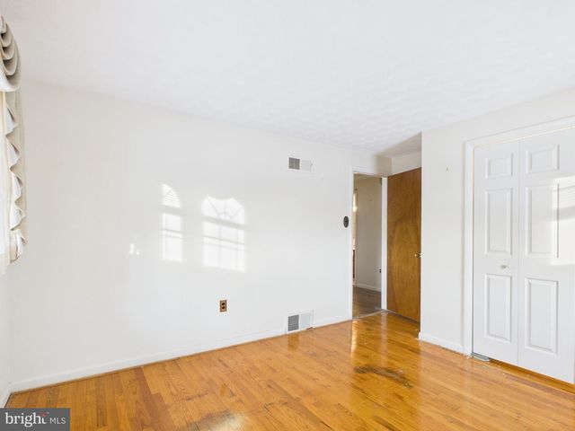 2370 LOUCKS RD, York, PA 17408