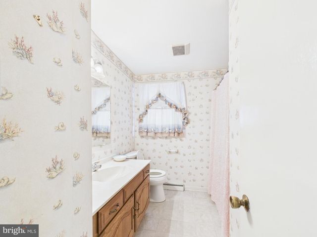 2370 LOUCKS RD, York, PA 17408