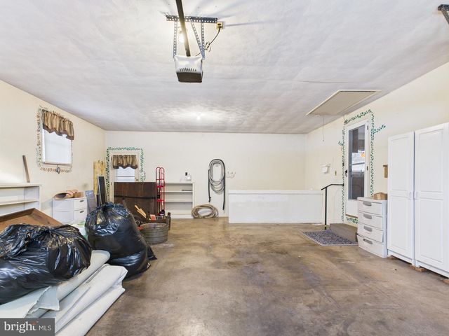 2370 LOUCKS RD, York, PA 17408