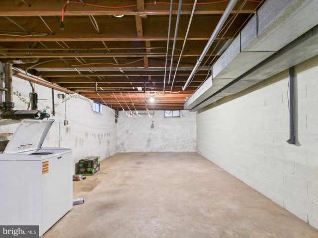 2370 LOUCKS RD, York, PA 17408