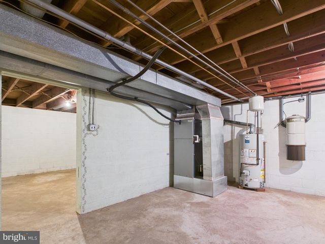 2370 LOUCKS RD, York, PA 17408