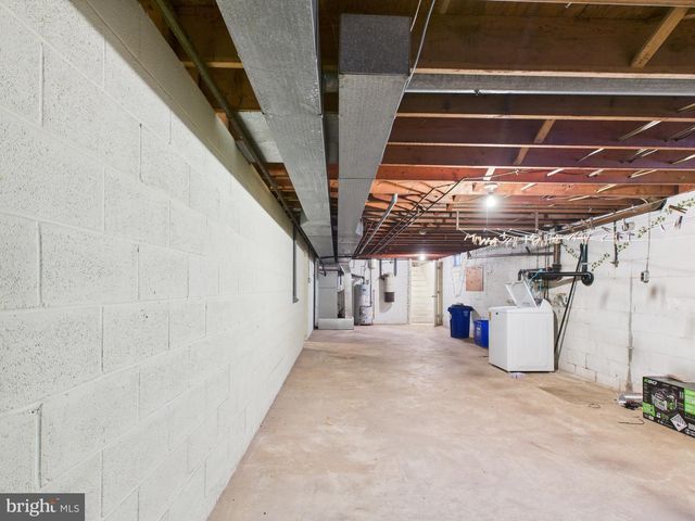 2370 LOUCKS RD, York, PA 17408