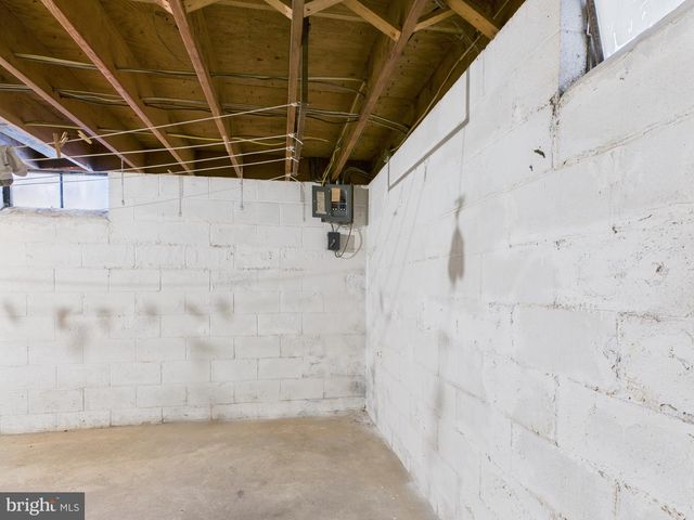 2370 LOUCKS RD, York, PA 17408