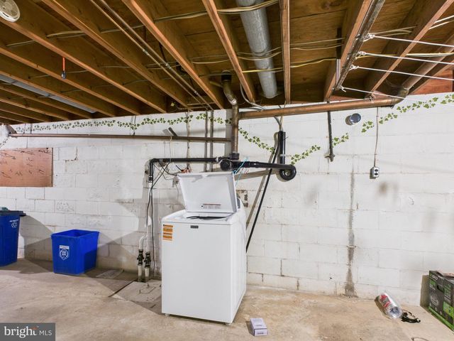 2370 LOUCKS RD, York, PA 17408