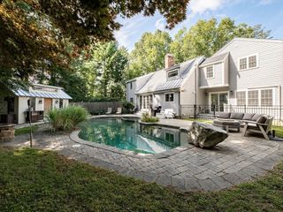 677 Temple St, Duxbury, MA 02332