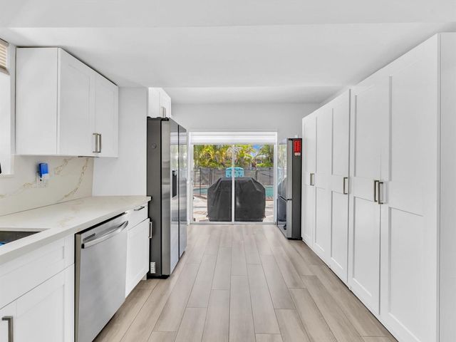 2003 N 42nd Avenue, Hollywood, FL 33021