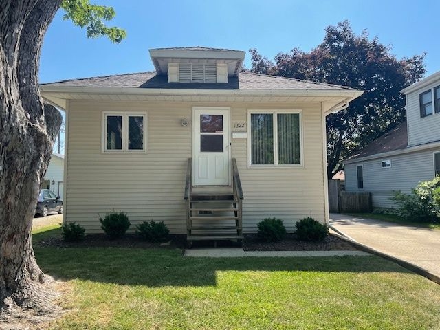 1322 N Prairie Avenue, Joliet, IL 60435