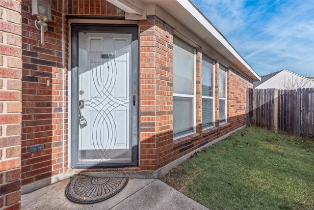 10504 Aransas Drive, Fort Worth, TX 76131