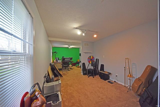 11213 Robinair Drive, Fort Wayne, IN 46818