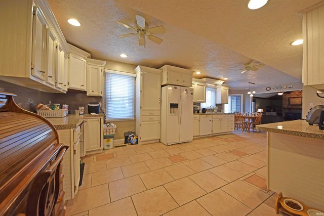 11213 Robinair Drive, Fort Wayne, IN 46818