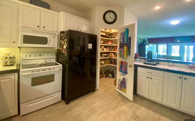 178 Pine Tree Unit B, Holly Lake Ranch, TX 75765