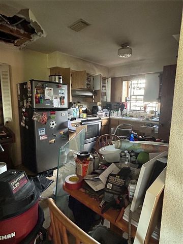2887 DIVISION DRIVE N, St Petersburg, FL 33714