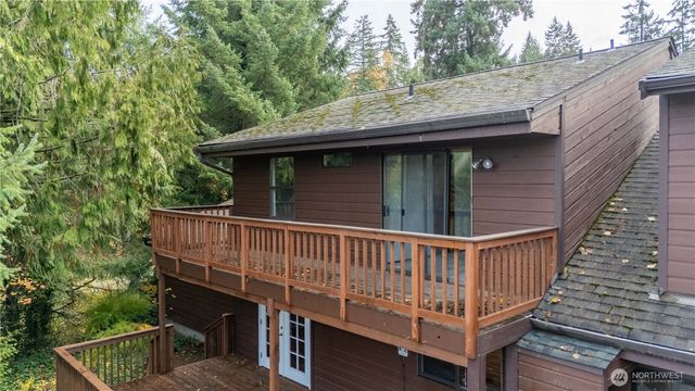 6541 Lake Saint Clair Drive SE, Olympia, WA 98513