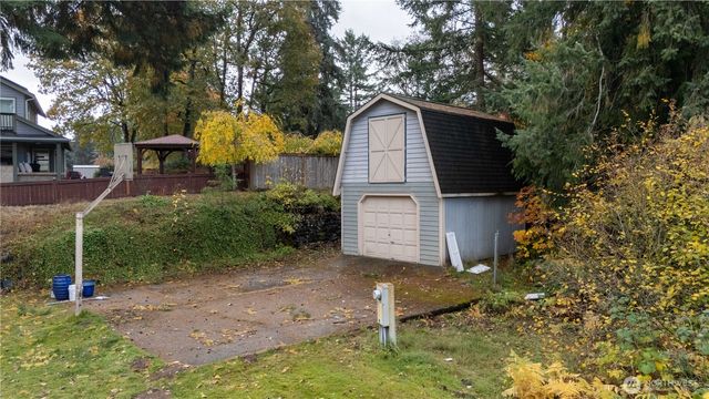 6541 Lake Saint Clair Drive SE, Olympia, WA 98513