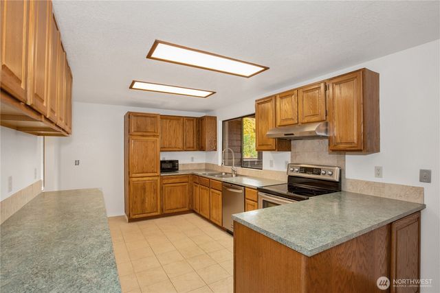 6541 Lake Saint Clair Drive SE, Olympia, WA 98513