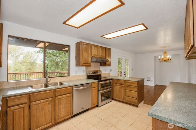 6541 Lake Saint Clair Drive SE, Olympia, WA 98513