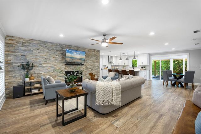 1924 DOWN HOLLOW LANE, Windermere, FL 34786