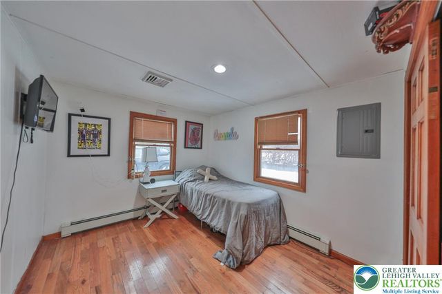 257 Hoffman Road, Bushkill Twp, PA 18091