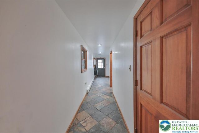 257 Hoffman Road, Bushkill Twp, PA 18091