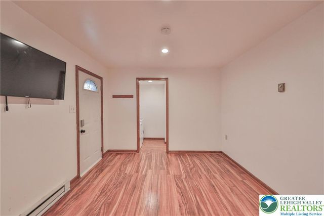 257 Hoffman Road, Bushkill Twp, PA 18091