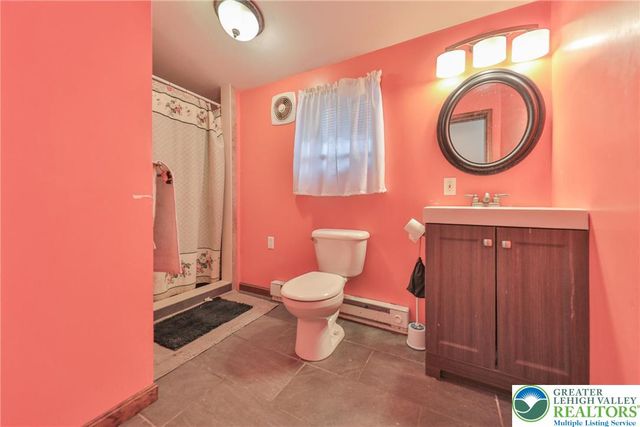 257 Hoffman Road, Bushkill Twp, PA 18091