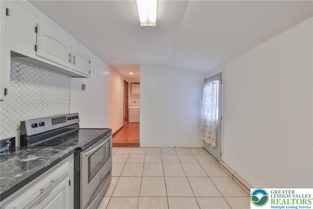 257 Hoffman Road, Bushkill Twp, PA 18091