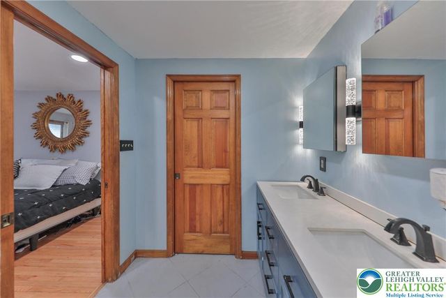 257 Hoffman Road, Bushkill Twp, PA 18091