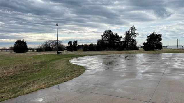 2055 Westview Drive, Wills Point, TX 75169