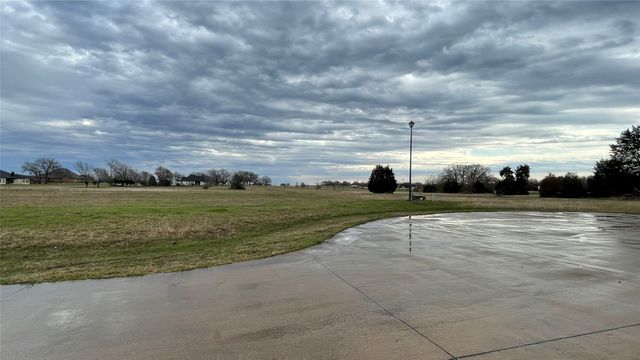 2055 Westview Drive, Wills Point, TX 75169