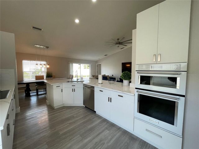 4497 SANIBEL WAY, Bradenton, FL 34203