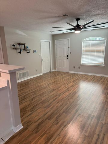 38 Ruby Circle, Mary Esther, FL 32569