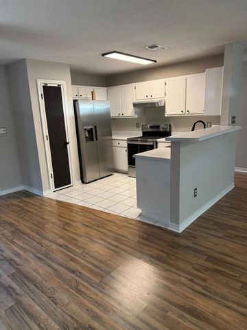 38 Ruby Circle, Mary Esther, FL 32569