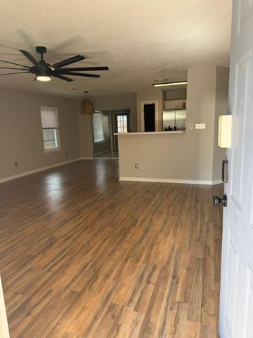 38 Ruby Circle, Mary Esther, FL 32569