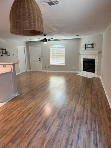 38 Ruby Circle, Mary Esther, FL 32569