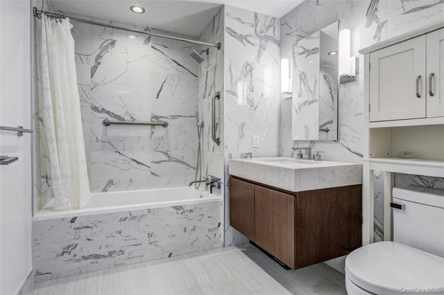 13835 39th Avenue 4B, Flushing, NY 11354