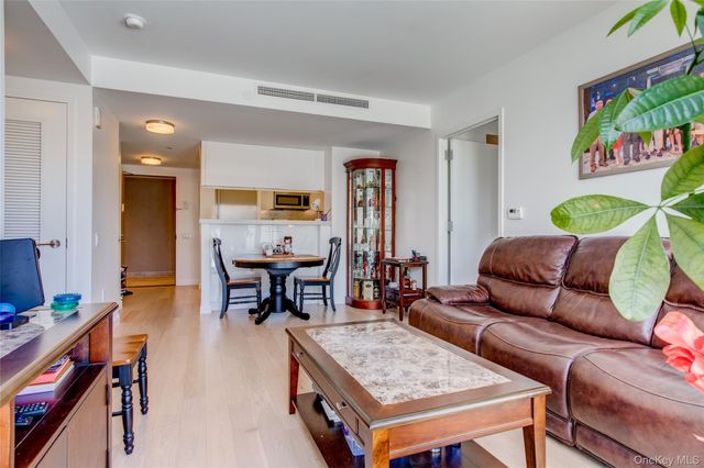 13835 39th Avenue 4B, Flushing, NY 11354