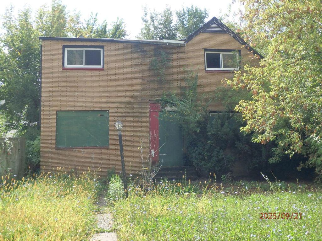 4727 W Custer AVENUE, Milwaukee, WI 53218